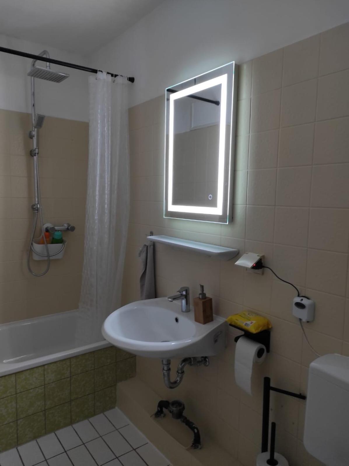 Ferienwohnung Im Zentrum Von Oberhausen Inklusive Wlan ภายนอก รูปภาพ