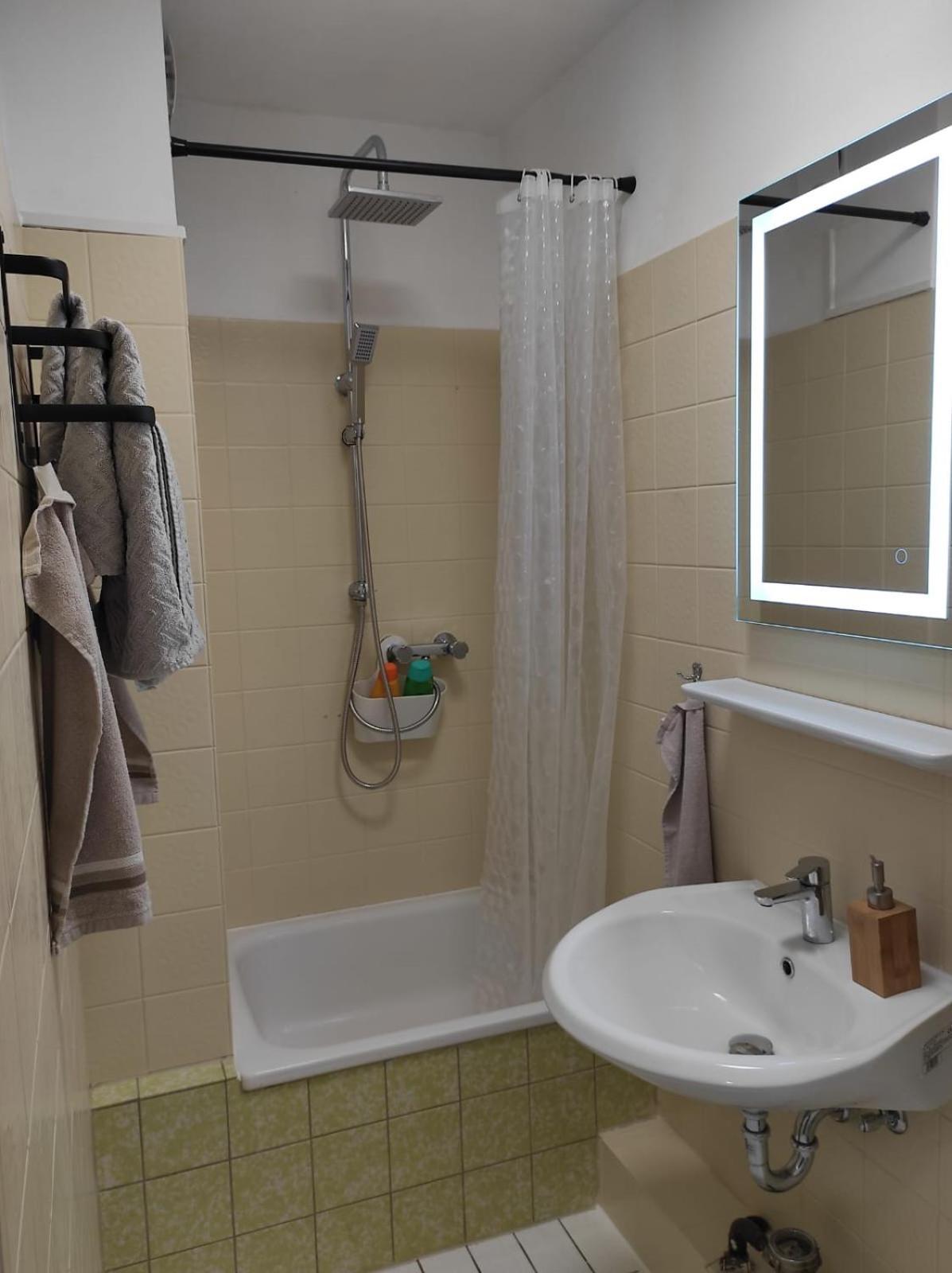 Ferienwohnung Im Zentrum Von Oberhausen Inklusive Wlan ภายนอก รูปภาพ